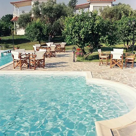 Pensjonat Nicolas Village Club Neos Erineos