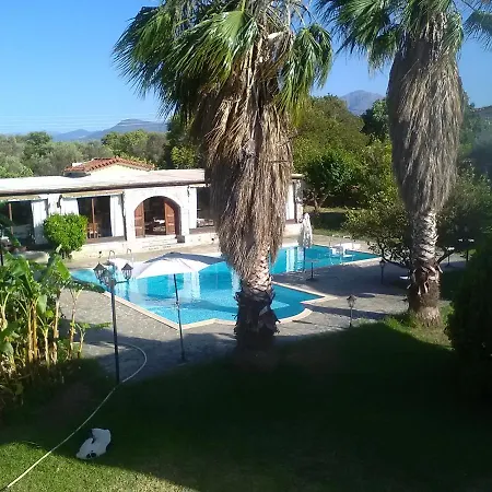 Nicolas Village Club *