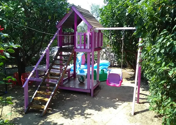 Nicolas Village Club Affittacamere 3*